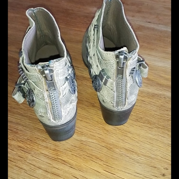 Naughty monkey leather heeled boots - Picture 3 of 6